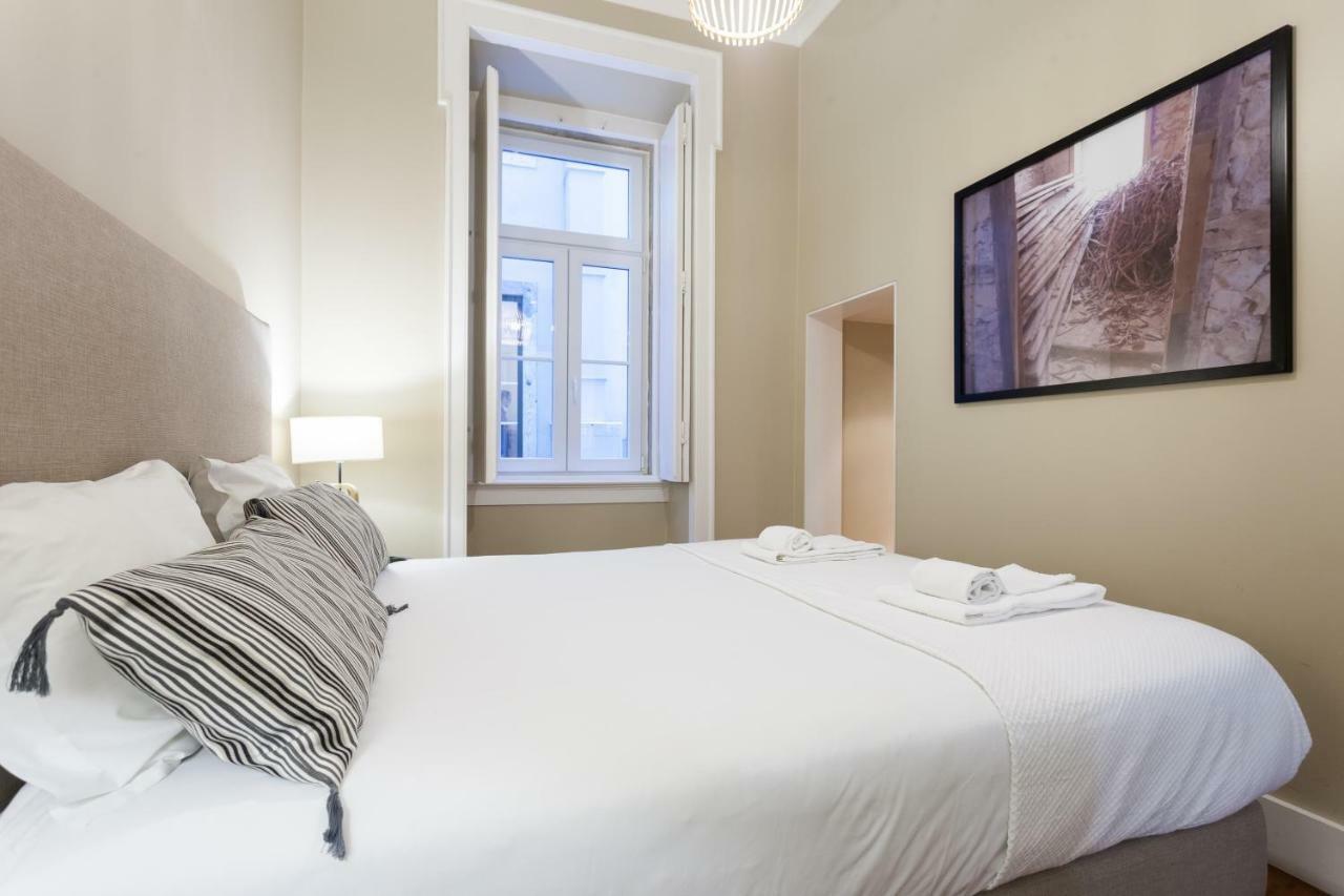 Baixa Vintage Three-Bedroom Apartment - By Lu Holidays Lisboa Ngoại thất bức ảnh